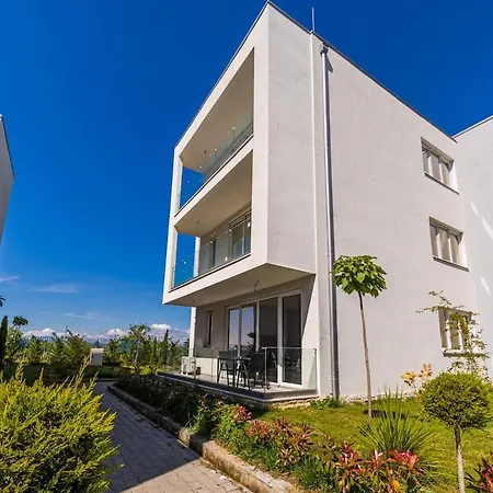 Apartmán Le Bleu Pool & By Pikhost Lezhë